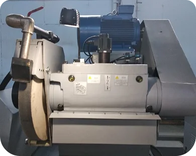 Перемещение бабки
серводвигателем